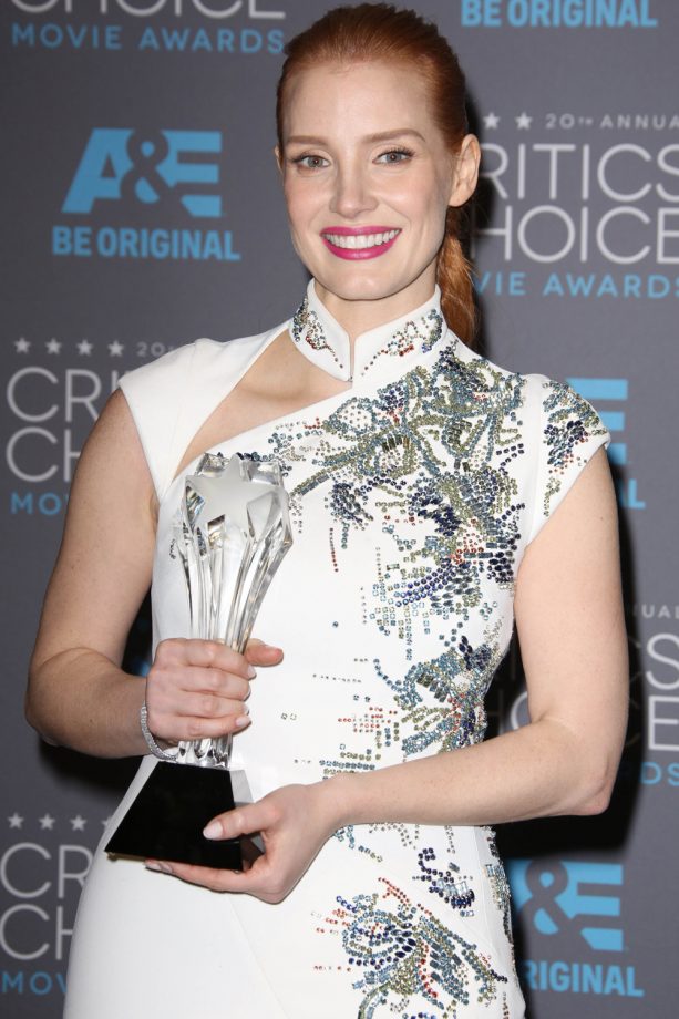 Jessica Chastain With Her Gong At The Critics' Choice Awards, 2015