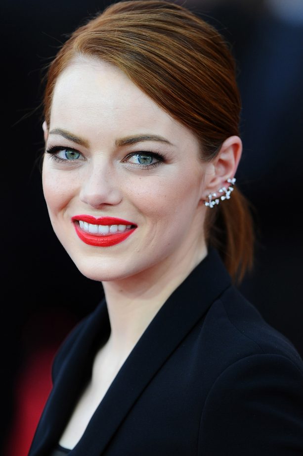 Emma Stone Has A Sleek Updo At The Screen Actors Guild Awards, 2015