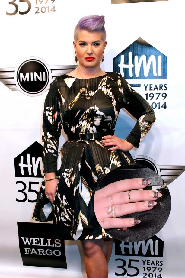 Kelly Osbourne Rocks Lace Effect Nails At The Emery Awards, 2014