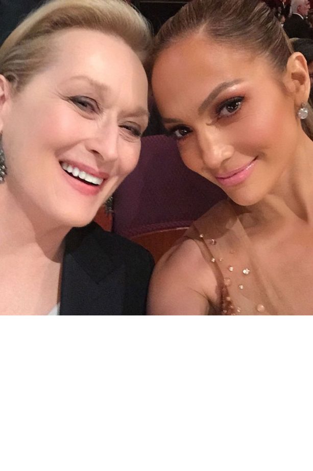 Jennifer Lopez And Meryl Streep Share A Selfie At The Oscars, 2015