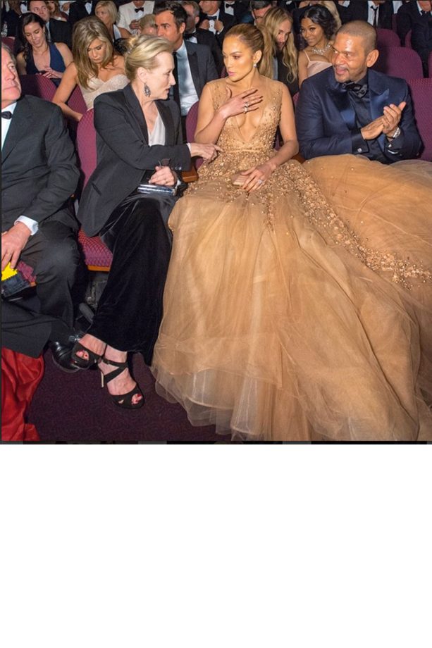 Jennifer Lopez And Meryl Streep Gossip During The Oscars Show, 2015