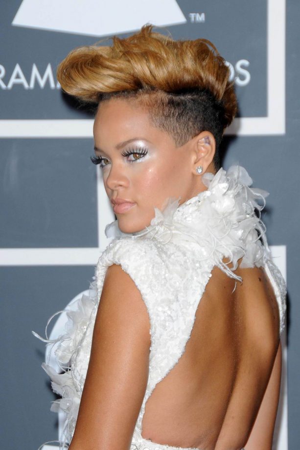 Rihanna Rocks An Edgy Quiff To The Grammys, 2010