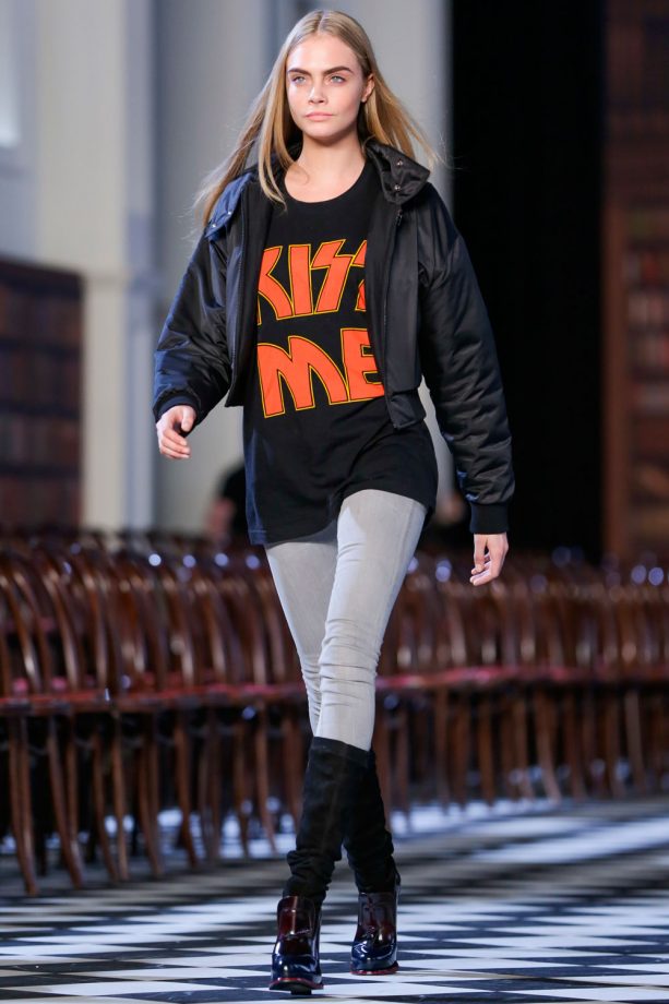 Cara Delevingne In A Slogan T-Shirt For Tommy Hilfiger During New York Fashion Week, 2013