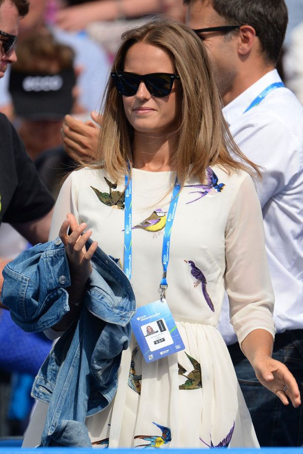 Kim Sears In Her Bird Print Dress After Andy Won His Match, 2015