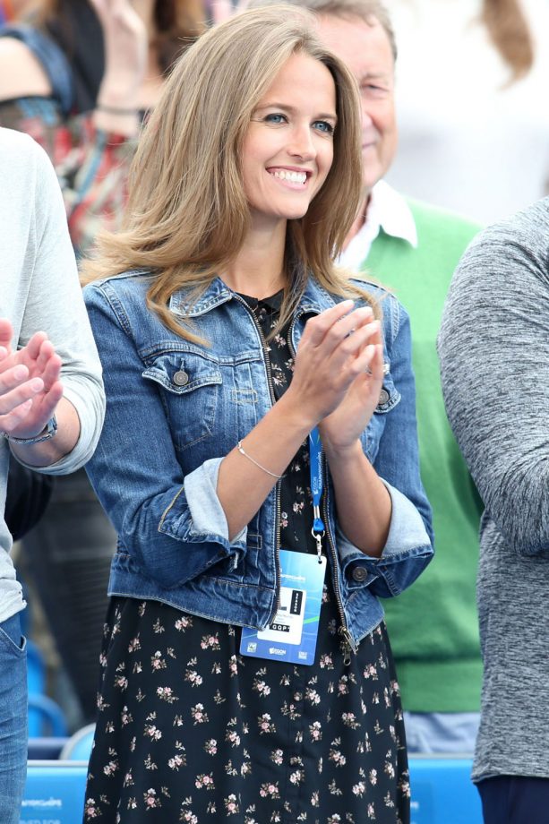 Kim Sears Looks Great In A Floral Dress And Denim Jacket, 2015