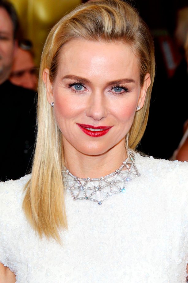 Naomi Watts Backcombs Her Hair Into A Cool Quiff At The Oscars, 2014