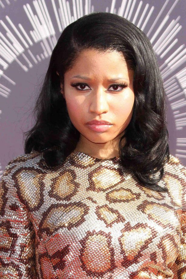 Nicki Minaj Goes Short & Demure To The MTV Video Music Awards, 2014