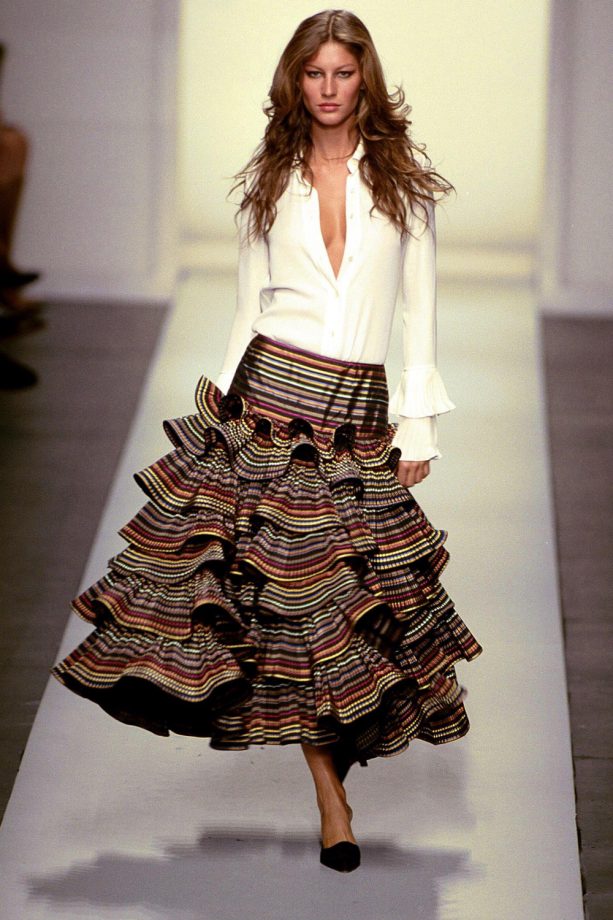 Gisele Bunchen At New York Fashion Week for Oscar De La Renta - 2000