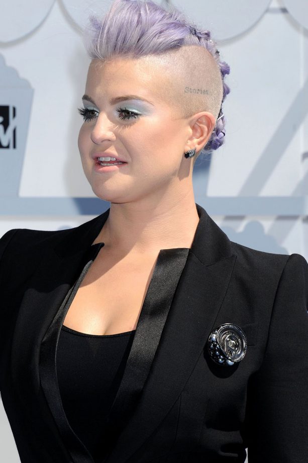Kelly Osbourne Has An Edgy Updo At The MTV Movie Awards, 2015