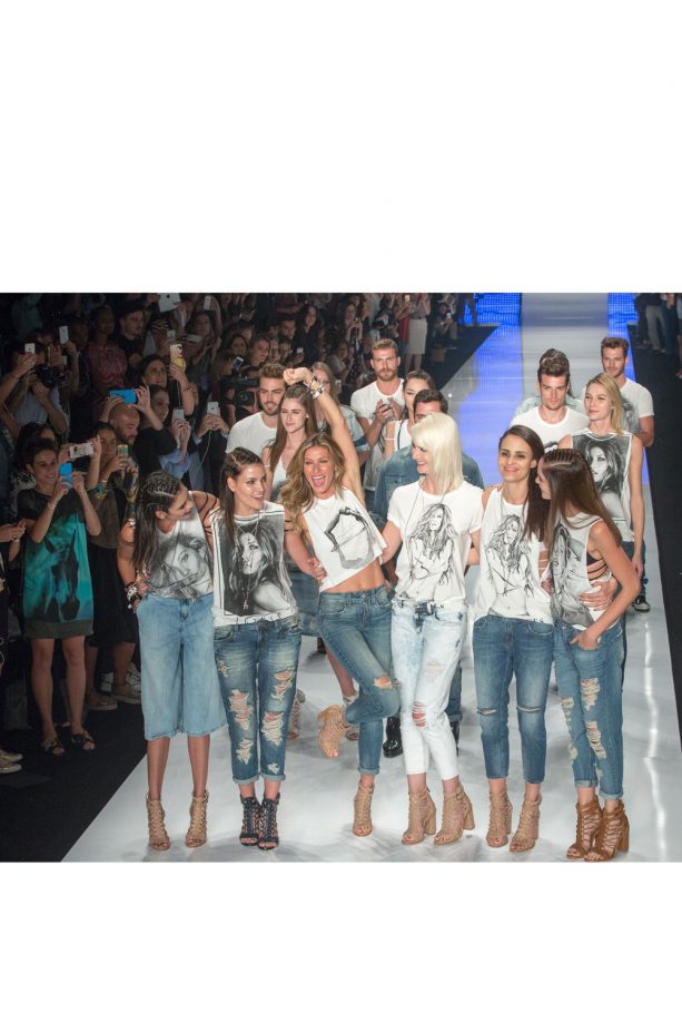 Gisele Bundchen Walks Her Final Show For Colcci At Sao Paulo Fashion Week In Brazil, 2015