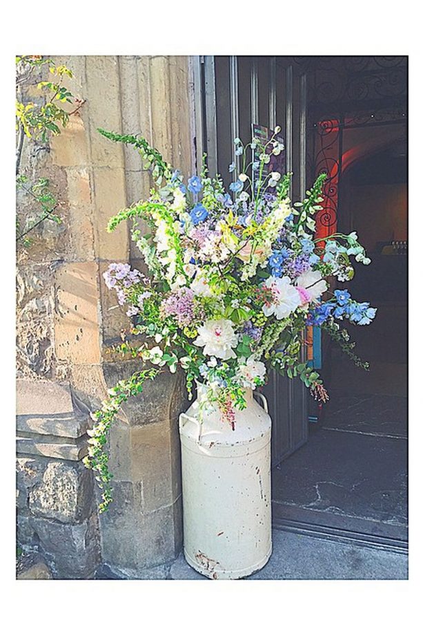 Perfect Look For That Dreamy Barn Wedding