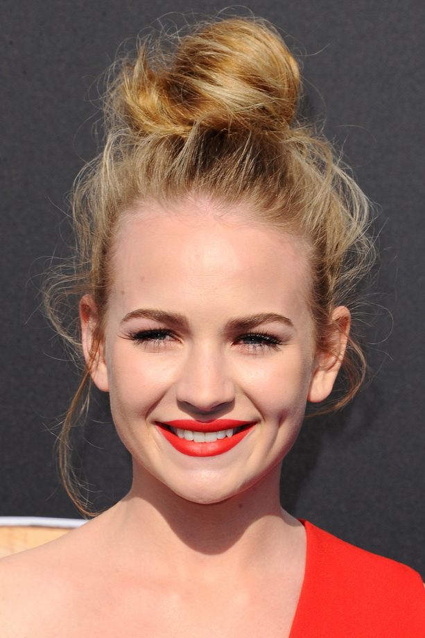 Britt Robertson Rocks A Messy Topknot At The Tomorrowland' Film Premiere, 2015