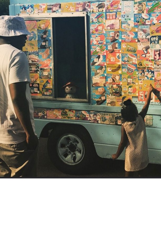 Beyonce Shares A Photo Of Jay-Z With Blue Ivy, 2015