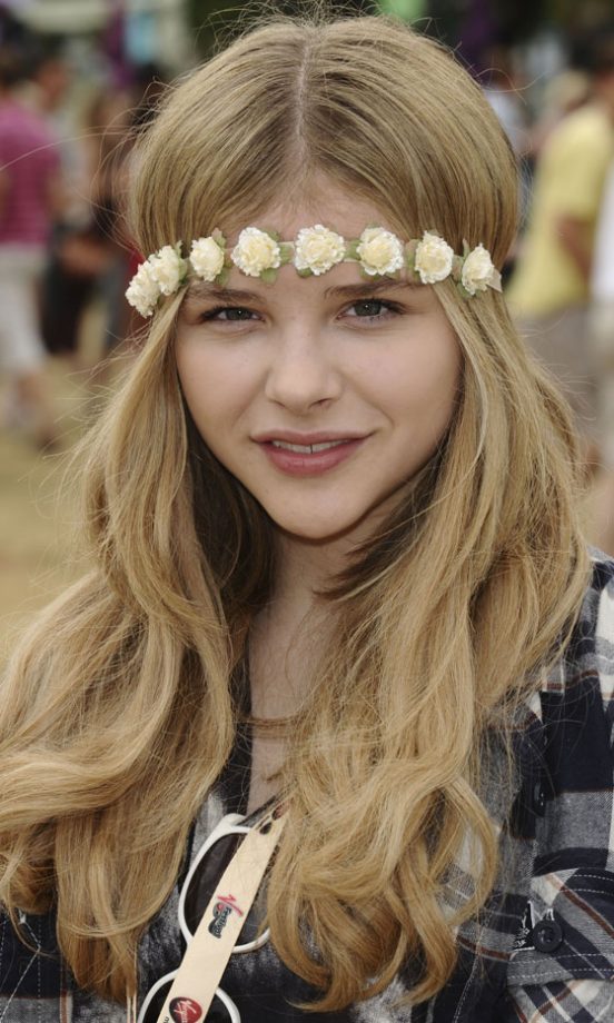 Festival Hairstyle: Chloe Moretz's Bouncy Waves Looked Amazing With Her Floral Headband, 2011