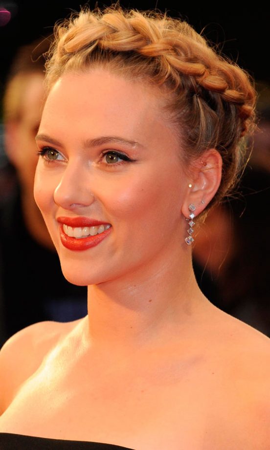 Scarlett Johansson's Hairstyle At The Avengers Premiere Is The Perfect Plait Halo, 2012