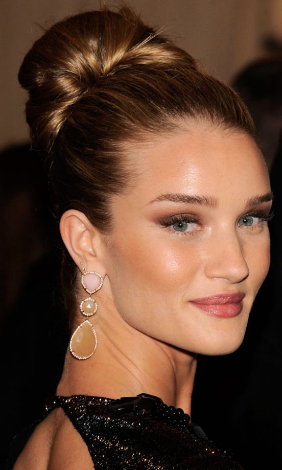 Rosie Huntington-Whiteley's Hair Looked Super Chic In This Slicked-Up Style, 201-