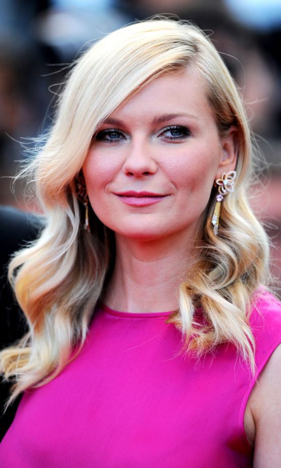 Kirsten Dunst Goes For Hollywood Waves, 2012