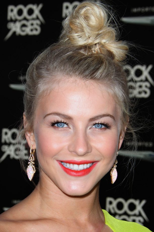 Julianne Hough Goes For A Funky Topknot At The 'Rock Of Ages' LA Premiere, 2012