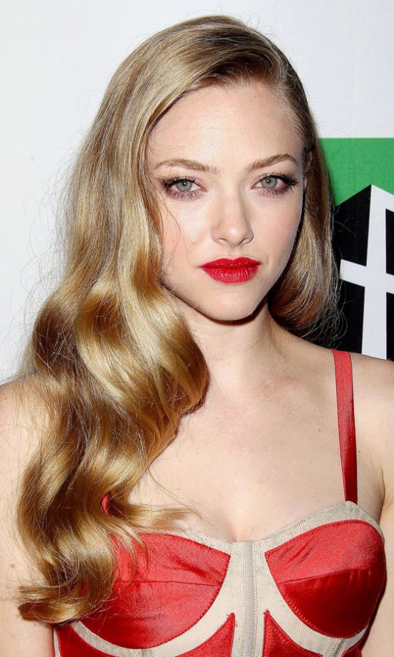 Amanda Seyfried Oozes Glamour With This Hairstyle, 2012
