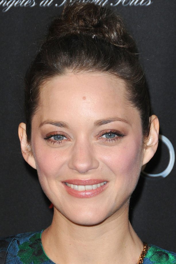 Marion Cotillard Opts For A Simple Topknot At The BAFTA LA Tea Party, 2013