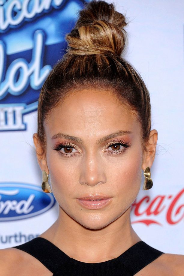 Jennifer Lopez Wows With A Topknot Hairstyle At The Fox's American Idol XIII Finalists Party, 2013