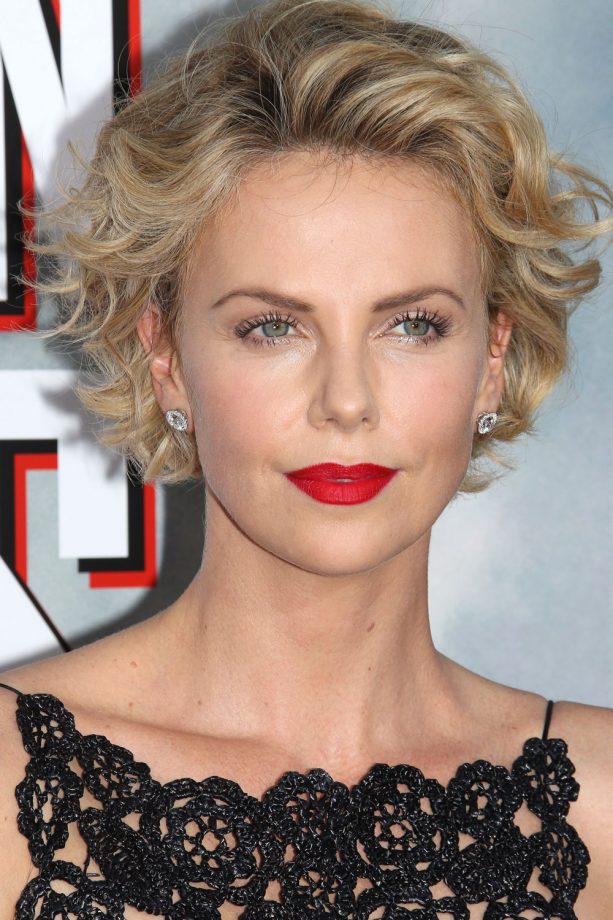 Charlize Theron Does A Curly Crop At The 'A Million Ways To Die In The West' LA Premiere, 2014