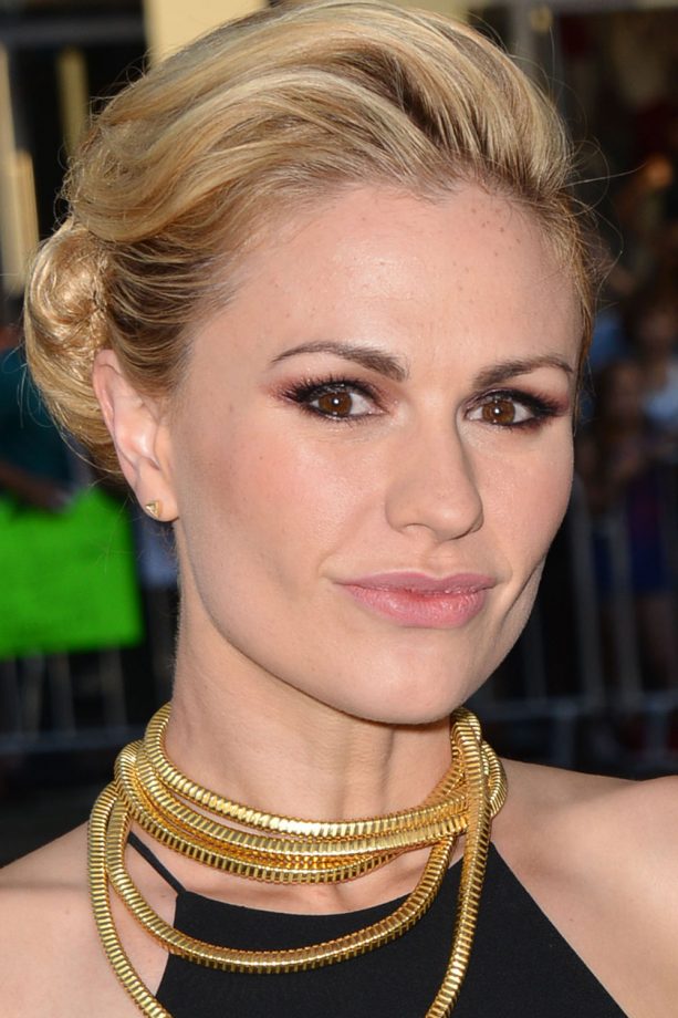 Anna Paquin Goes For A Simple Updo At The 'True Blood' Season 7 LA Premiere, 2014