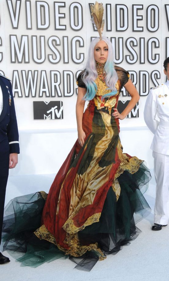 Lady Gaga Flaunted An Eccentric Gown At The MTV Video Music Awards, 2010