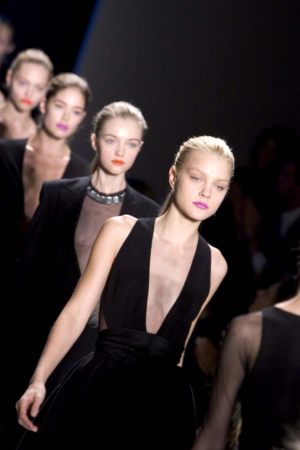 Jessica Stam At The Donna Karan Fashion Show, 2006