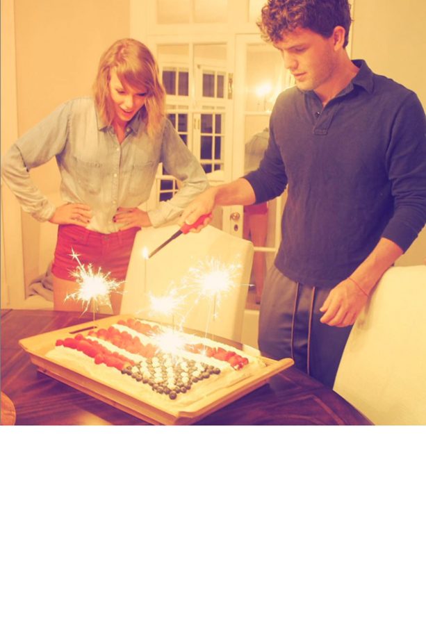 Taylor Swift Celebrates 4th July With Her Brother Austin, 2015