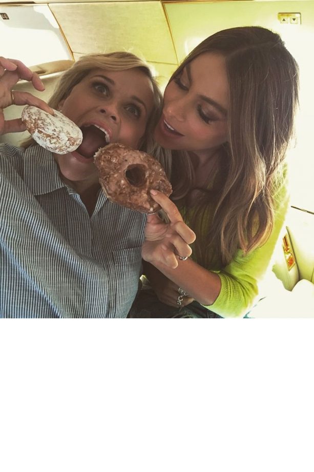 Reese Witherspoon And Sofia Vergara Take The Doughnut Challenge Whilst Promoting 'Hot Pursuit' Film, 2015