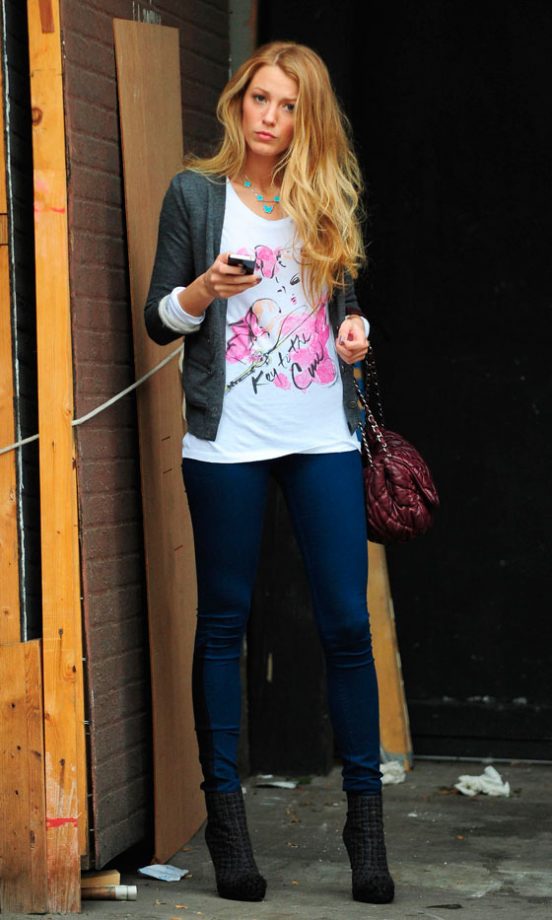 Blake Lively Doesn’t Miss A Beat Pairing Her Dressed Down Skinny Jeans And T-Shirt With Sky High Ankle Boots And A Chanel Bag Out In New York, October 2010