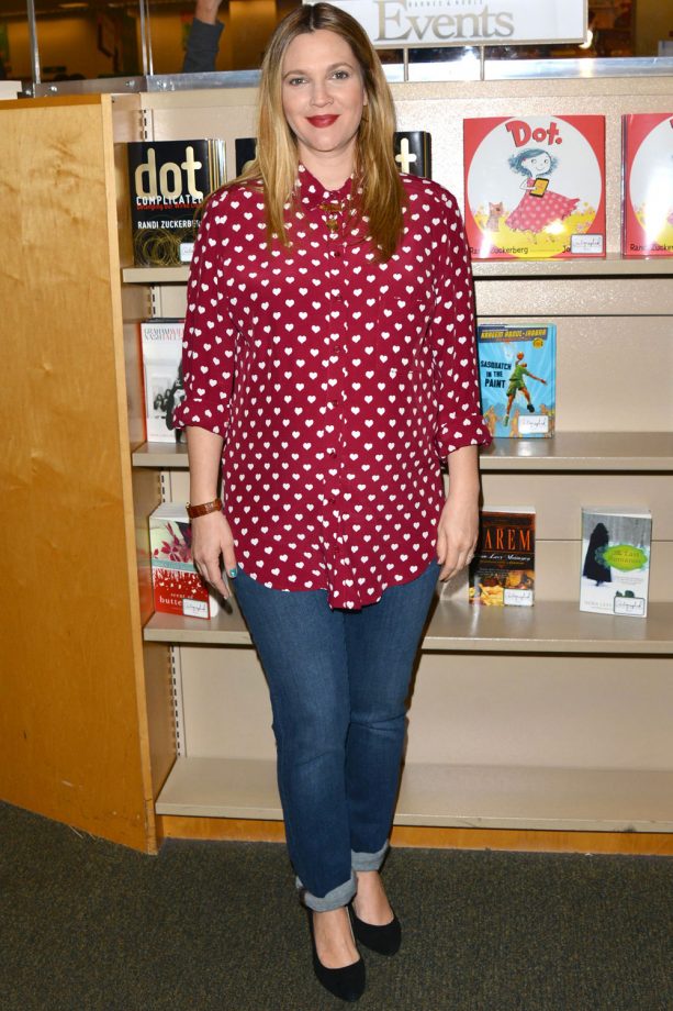 Drew Barrymore Keeps Things Casual At Her LA Book Signing, 2014