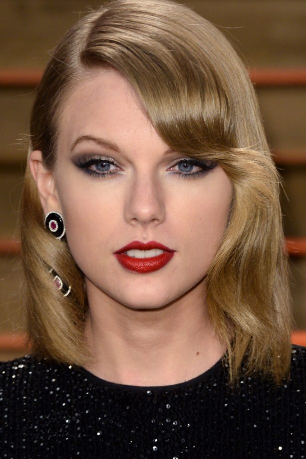Taylor Swift Debuts Her Blonde Bob At The Oscars, 2014