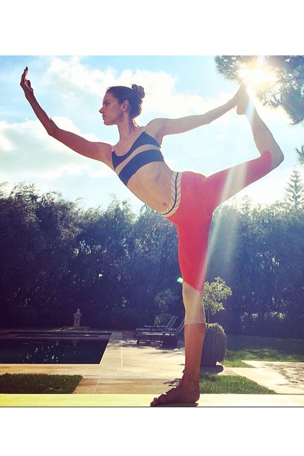 Alessandra Ambrosio Is Stylish Wearing Colour Block To Her Morning Yoga Class, 2015
