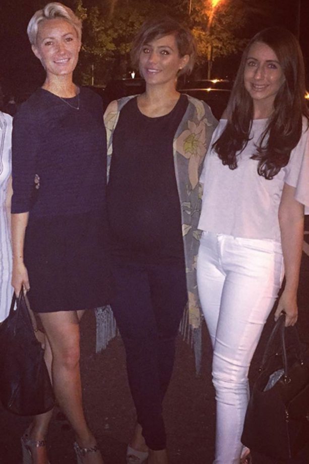 Frankie Bridge Works A Kimono And Jeans In Instagram Photo, 2015