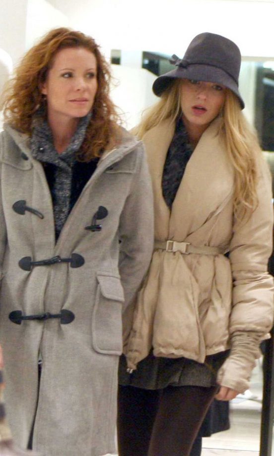 Blake Lively And Mum Robyn Hit The Shops In Paris, December 2010