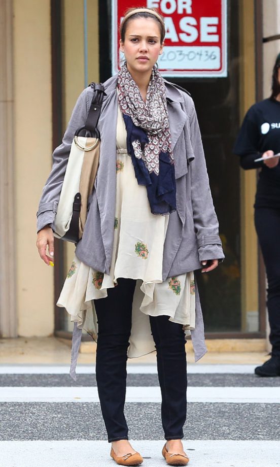 Jessica Alba Pregnant, June 2011