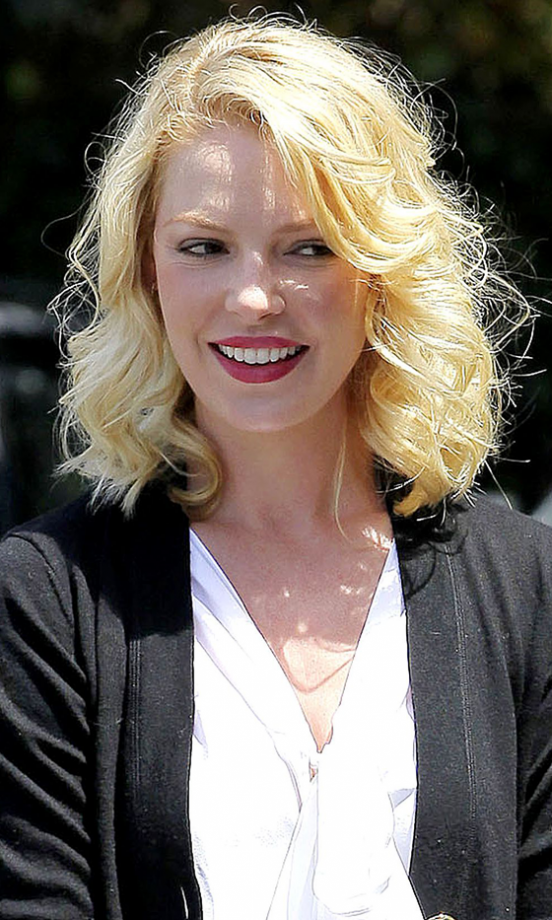 Katherine Heigl Has Fun With Her Blonde Curls, 2013