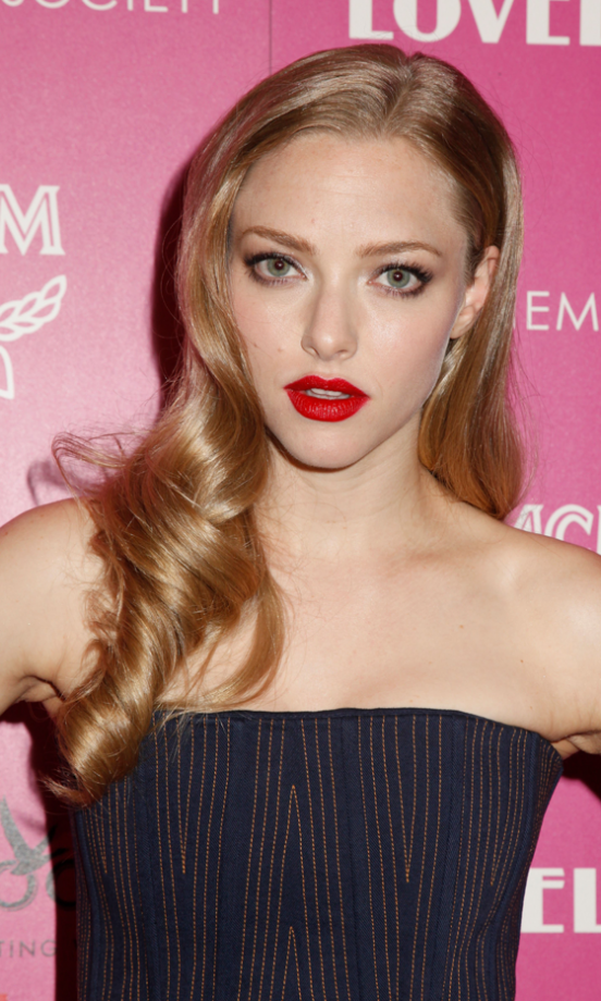 Amanda Seyfried Gives Her Blonde Locks A Vintage Style, 2013