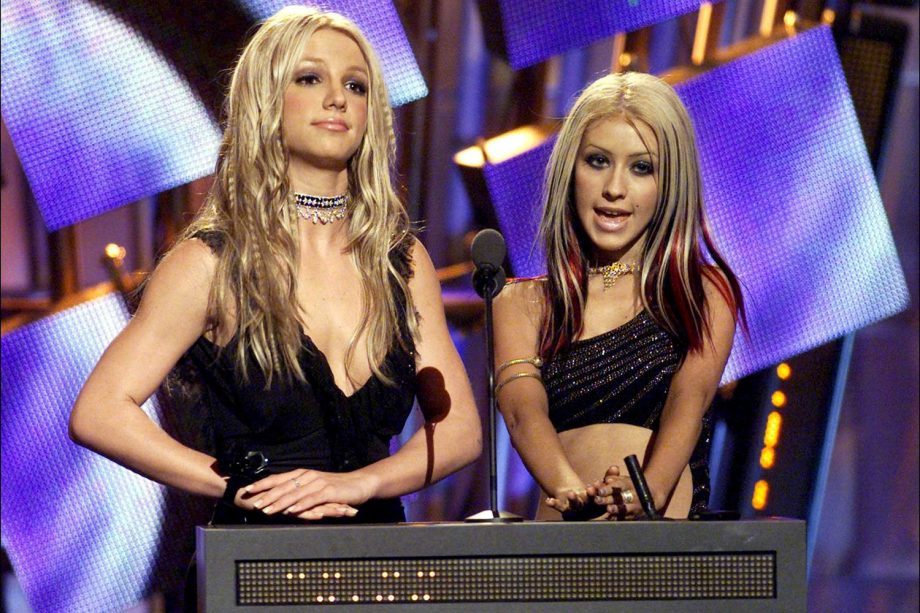 Britney Spears And Christina Aguilera Put Their Differences Aside To Present At The MTV Awards, 2000