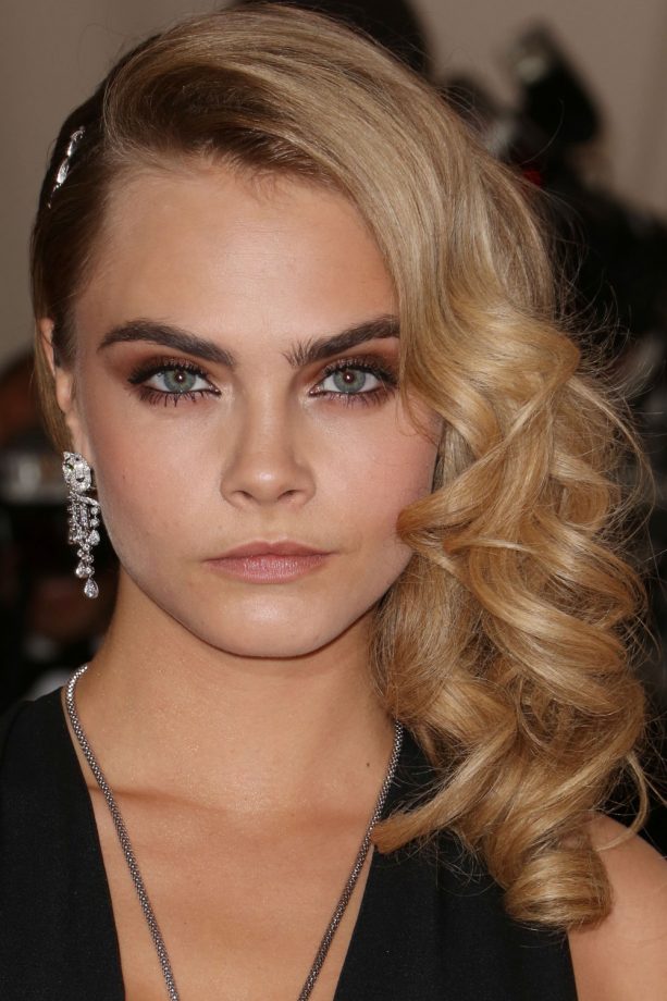 Cara Delevingne Does Tousled Side Curls At The Met Ball, 2014