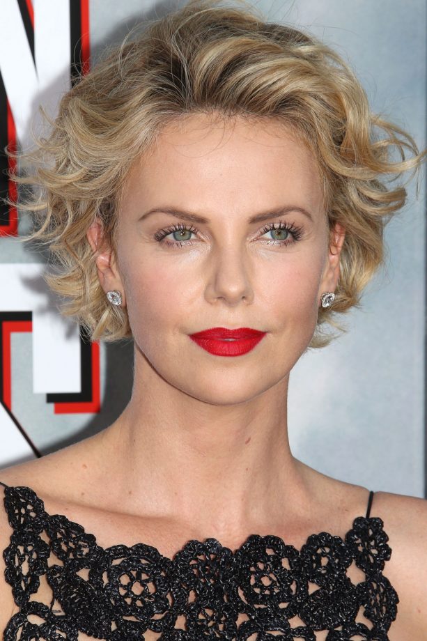 Charlize Theron Works A Curly Crop At The 'A Million Ways To Die In The West' LA Premiere, 2014
