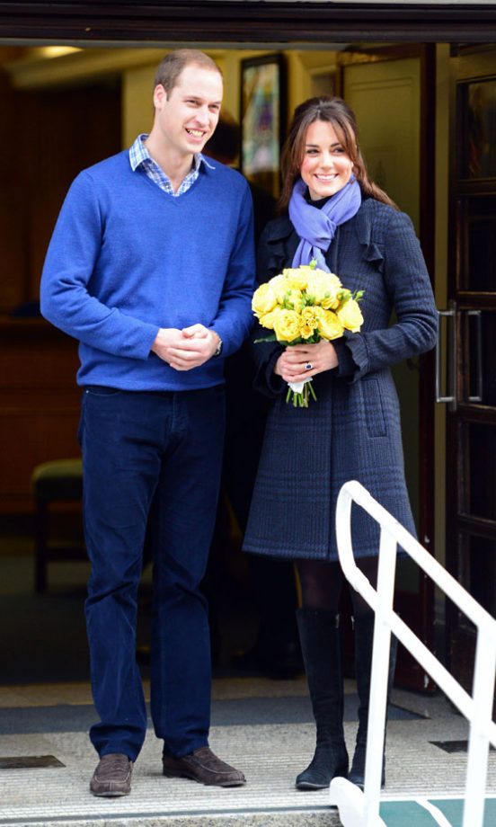 Pregnant Kate Middleton Wraps Her Bump In Royal Navy Blue, December 2012