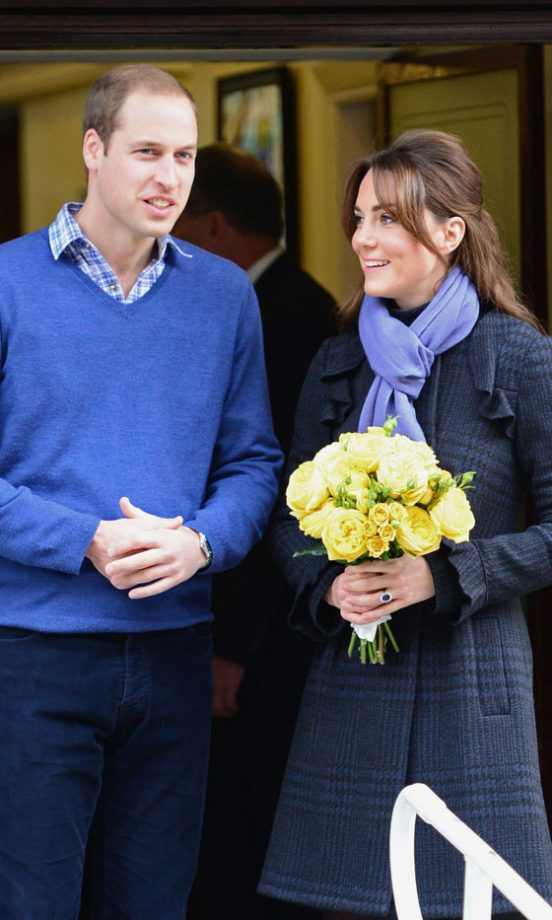 Pregnant Kate Middleton Greets The World's Press, December 2012