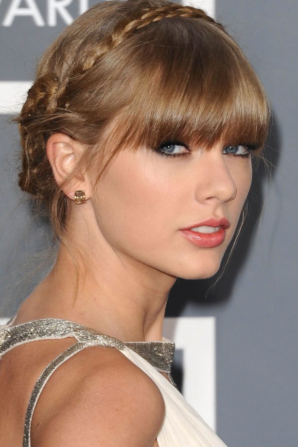 Taylor Swift Opts For Understated Plaits At The Grammy Awards, 2013