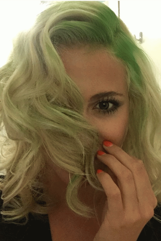 Pixie Lott Swaps Her Blonde Locks For A Bright Green 'Do, 2015