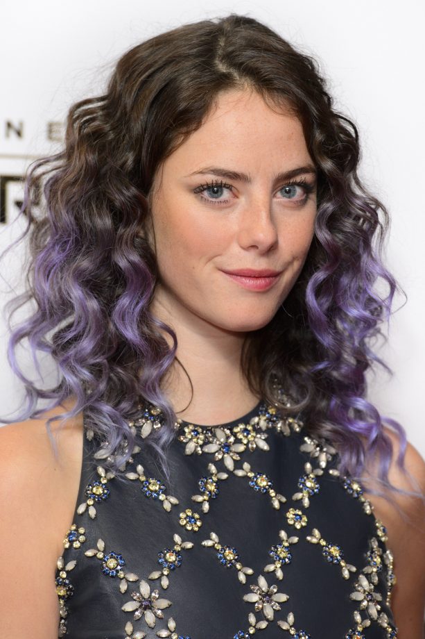 Kaya Scodelario Shows Off A Pretty Purple Dip Dye At Premier