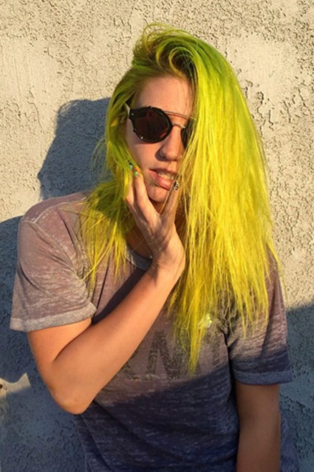 Kesha Plays With Neon Brights By Going For A Lime Green Dye Job, 2015