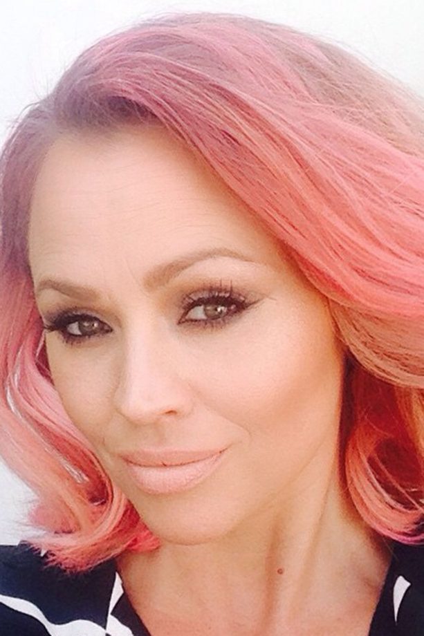 Kimberley Walsh Showcases Her Pink 'Do On Instagram, 2015